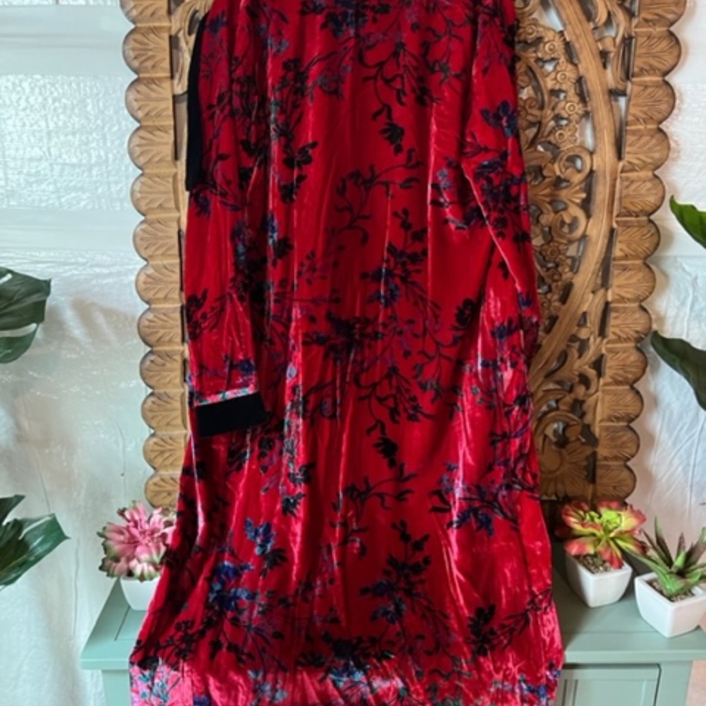 House of Harlow Velvet Burnout Kimono - Picture 3 of 3